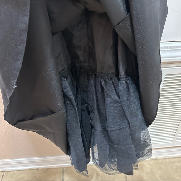 Xscape Evenings Women's Black long Gown witn Floral Embroidery size 4 - Picture 9 of 11